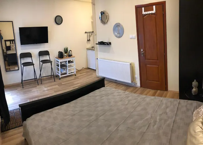 Black & White • Black Apartament